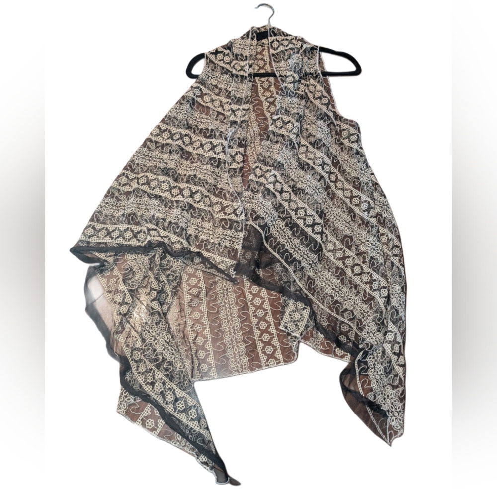 Elegant Brown and White Patterned Vest